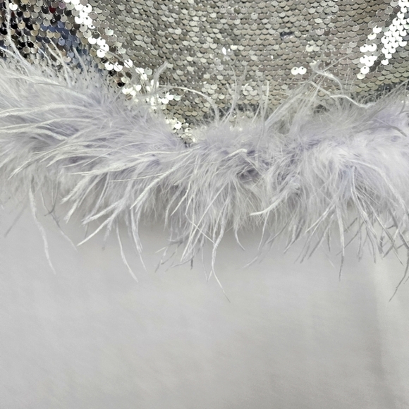 Boutique Feathers and Sequins Women's Silver Sleeveless Crop Top. - Picture 4 of 9
